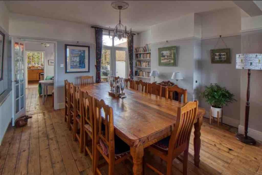 Large Character Home, Hot Tub, Beach 5 Min Walk Gorleston-on-Sea Eksteriør billede