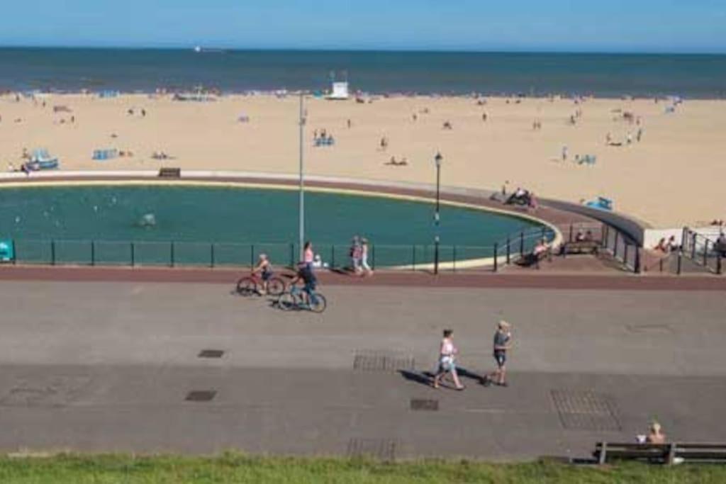 Large Character Home, Hot Tub, Beach 5 Min Walk Gorleston-on-Sea Eksteriør billede